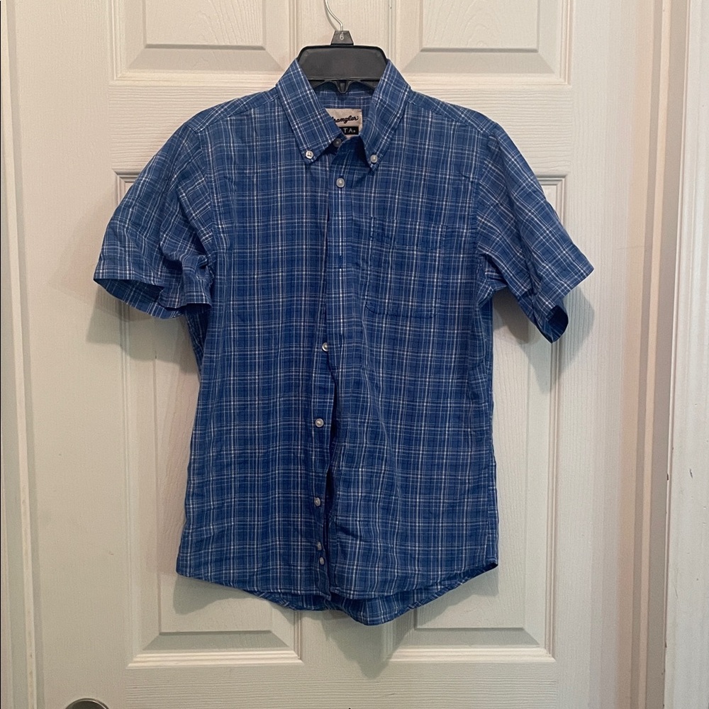 Wrangler boys  blue plaid short sleeve button down size L